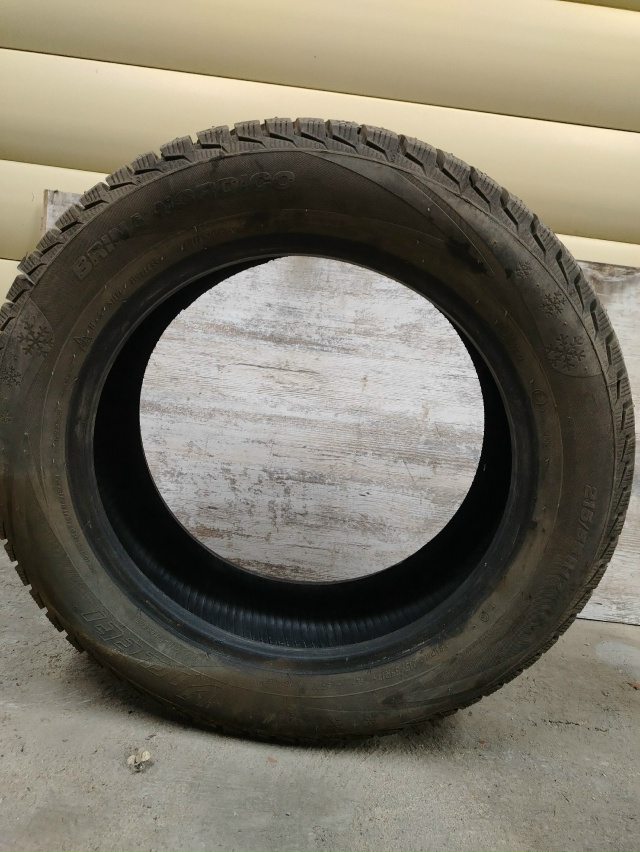 Продается комплект зимней резины, без дисков Viatti Bruno nord...