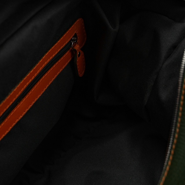 Привет, друзья! Меня зовут Василий. Я шью яркие сумочки,...