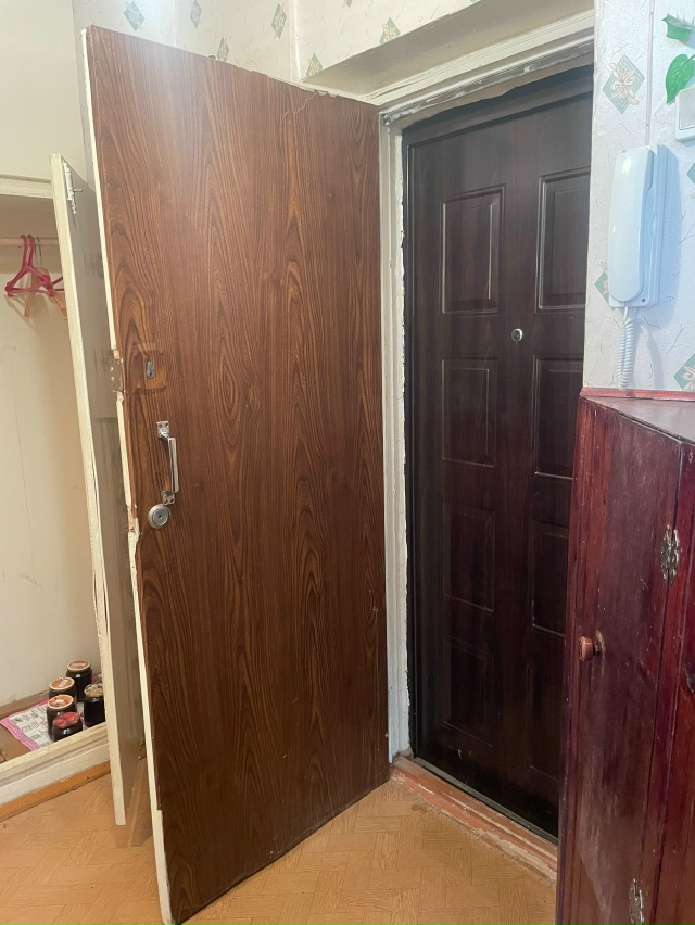 Продам 1-квартиру на 2 этаже в последнем подъезде на ул. ...