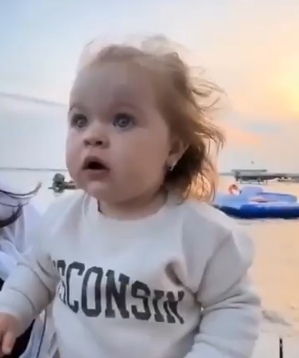 На эту реакцию можно смотреть вечно