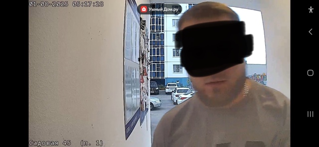 Данный мужчина сегодня в 5.17 утра залез через окошко в п...