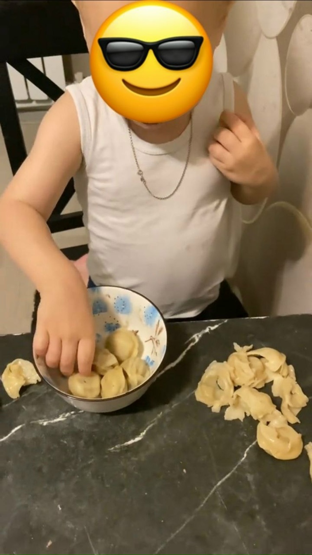 Как отучить РЕБЁНКА есть еду голыми руками⁉️Особенно...