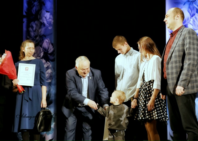 День матери в Можайском КДЦ: дань уважения и любви
В М...