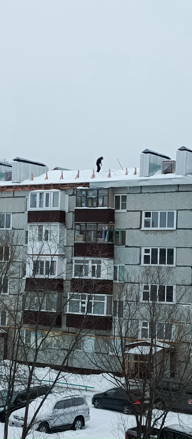 Ремонт крыши точно в сроки и по ГОСТУ. Строителей 3.