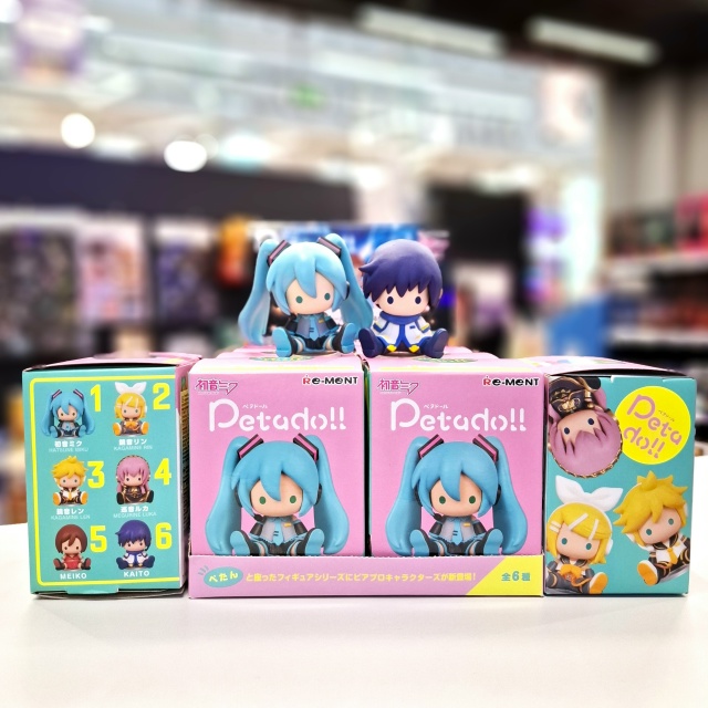 Можно ли стать поп-звездой, если ты не существуешь? 🎤✨...