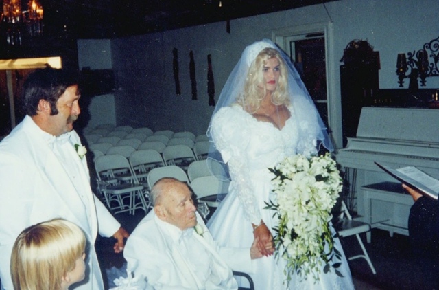 Анна Николь Смит (Вики Линн Хоган) - американская супер?...