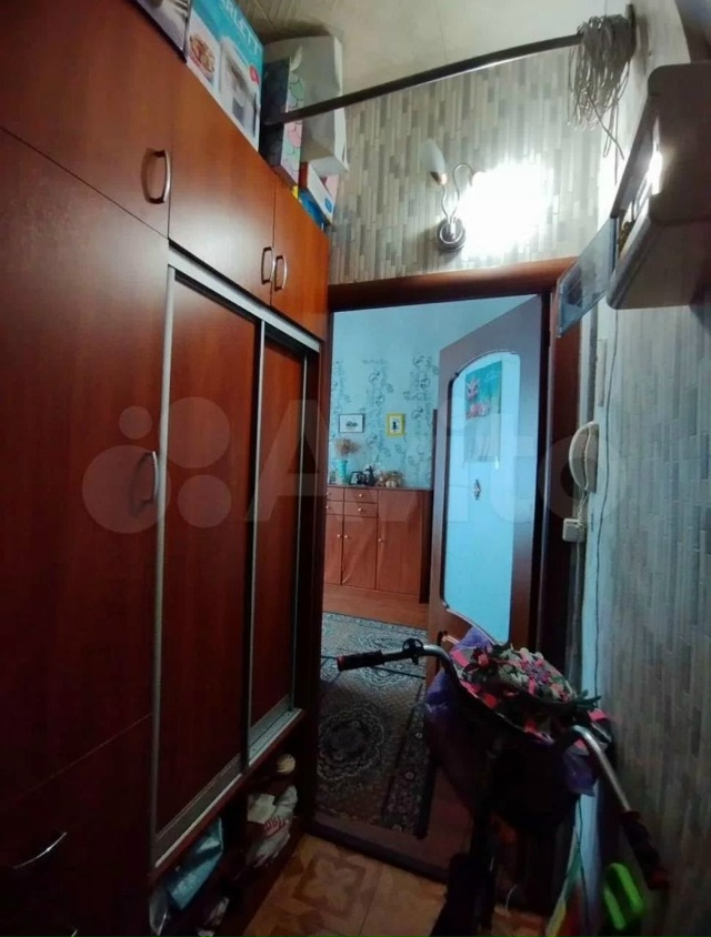 Продаю 2-х комнатную квартиру в кирпичном доме на перво...