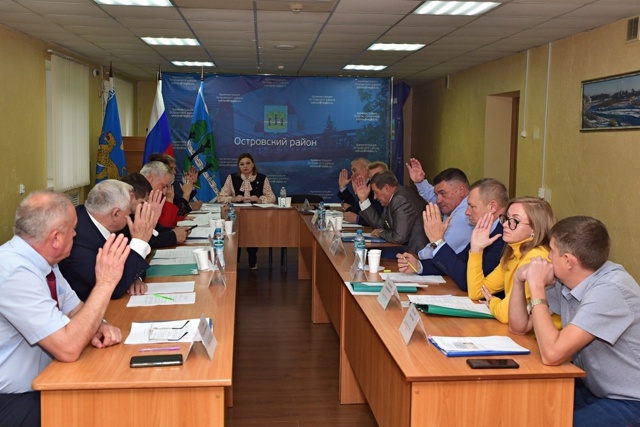 💼 В Островском округе прошло первое заседание нового ...