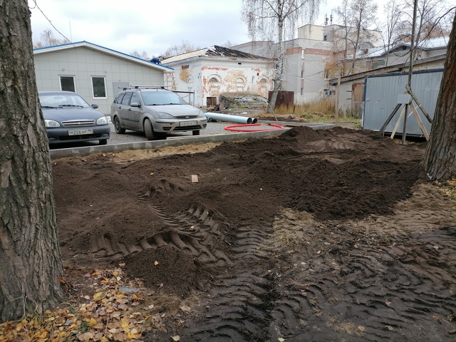 Землю привезли. Откуда?..