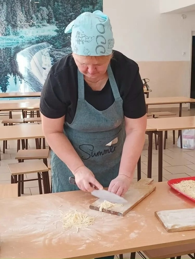 🇷🇺Сотрудники и учителя Метелинской школы изготовил?...