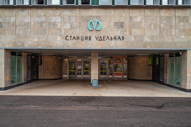 Замена табличек и указателей.
Ещё недавно все табличк?...
