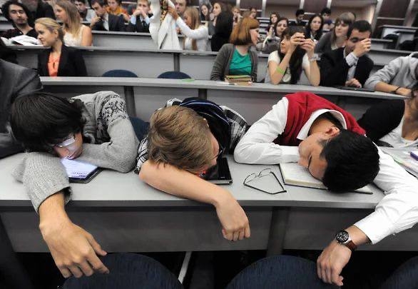 В пермских вузах изменят сроки обучения.‼️🤯🤯
Росс?...