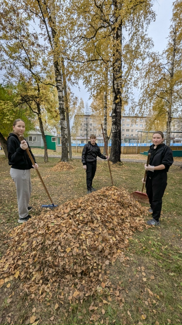 ⚡⚡ Студенты 1 курса медколледжа на субботнике в город?...