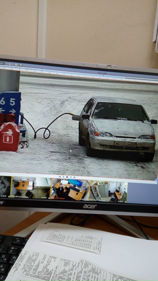 Мужчина , который (09.11.25 в 15:26 ) осуществлял заправку  на...