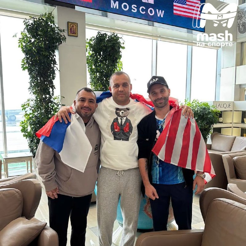 В Подмосковье прошёл турнир RAF Moscow с россиянами и американцами на одном ковре.
На арену приехал