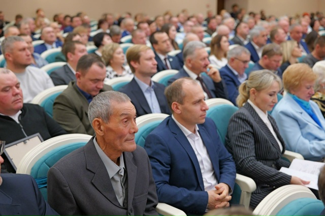 🌾 В Саратове чествовали работников аграрного сектор?...