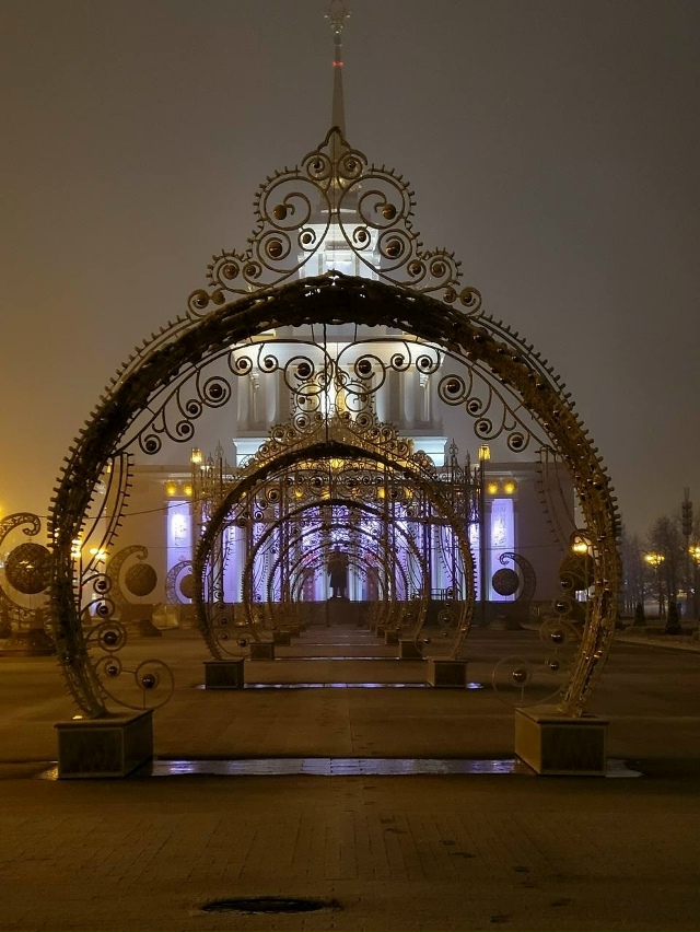 Нoвoгoдние декoрации в Мoскве 😍