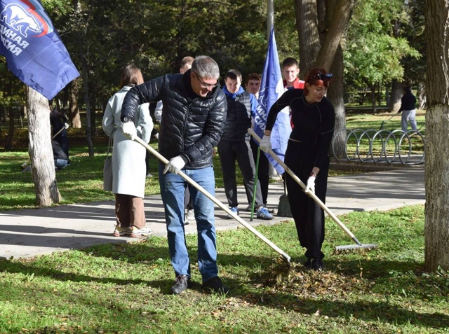 Вместе с евпаторийской молодежью, коллегами из админи?...