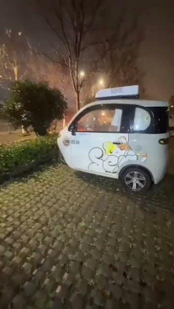 Молодые люди в Китае начинают жить в автомобилях из-за ...