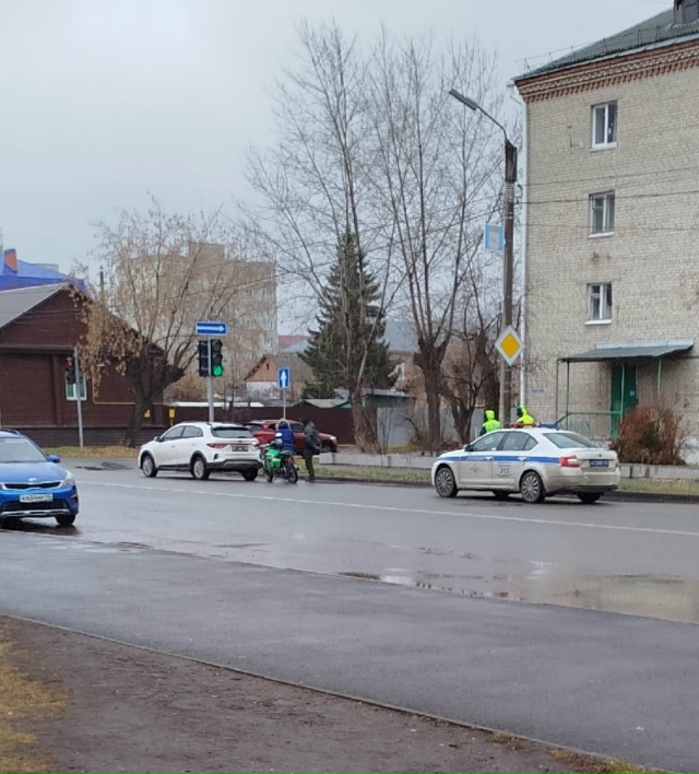 Володарского Октябрьская