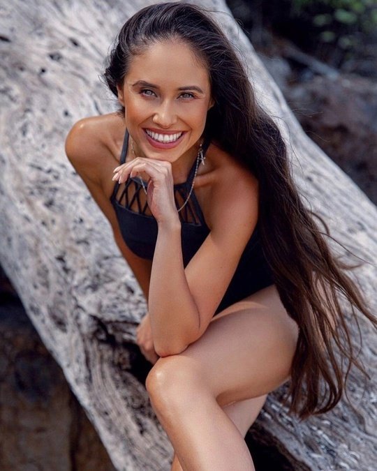 Илана из «Уральских пельменей» вызвала восторг у свои?...