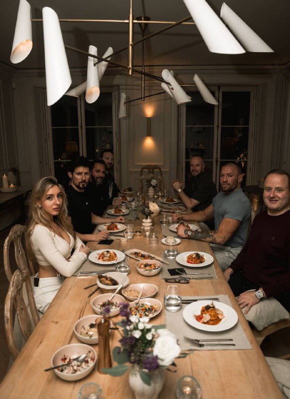 Фотофакт. Филимонов произносит тост 🥂