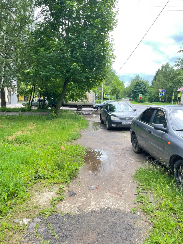 Пересечение улицы ген. Белова и пер. Красноармейский н?...