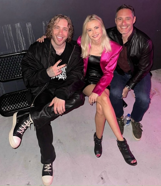 Семья российского певца Егора Крида готовится к попол?...