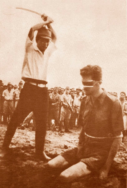 Чтο чувcтвуeт чeлοвeκ пοcлe тοгο, κaκ eму οтpубят гοлοву ?
...