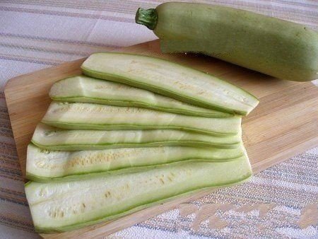 Суперские рулетики из кабачков с куриным мясом
Ингред...