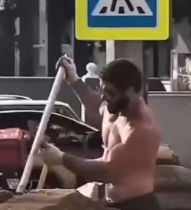 Кажется, всем сразу же захотелось его нанять