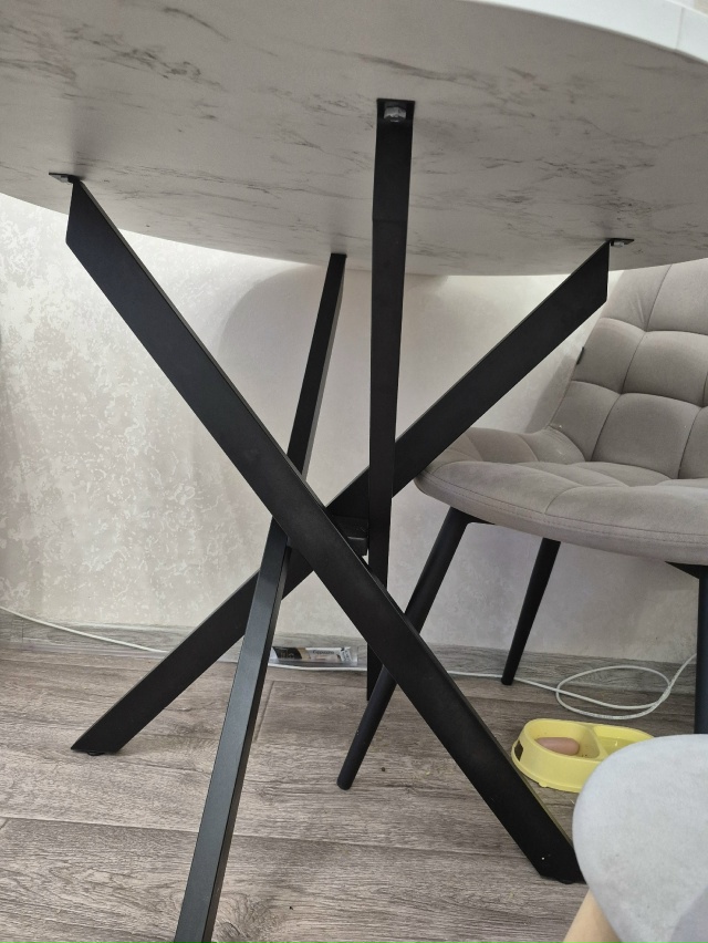 Стол окружность 90 см .5т без торга самовывоз. дорожка 3т ...