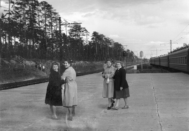 Лица ушедшей эпохи...
Платформа Кратово
1956–1958
Фото: Ко?...