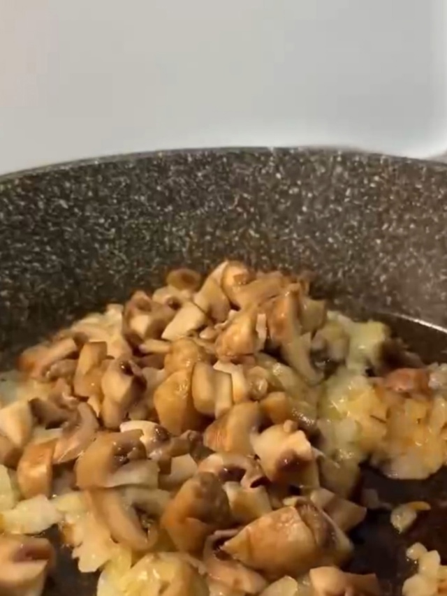 Потрясающий куриный паштет с грибами на завтрак - нежн?...