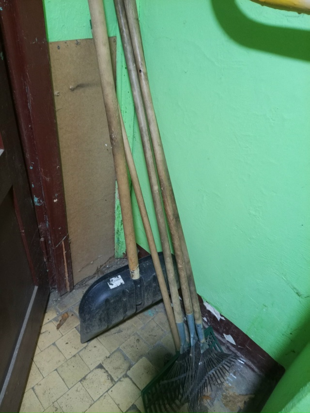 АНОН. (НЕ УВАЖАЕМОЕ Жил. Хоз), мы, жильцы дома 21 по моло?...