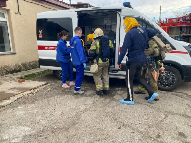 Огонь условный - выезд реальный
🏥В Евпаторийской бол?...