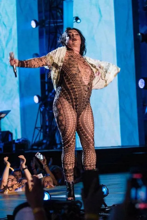 Кажется, в команде стилистов «Острова Скоровищ» затес?...