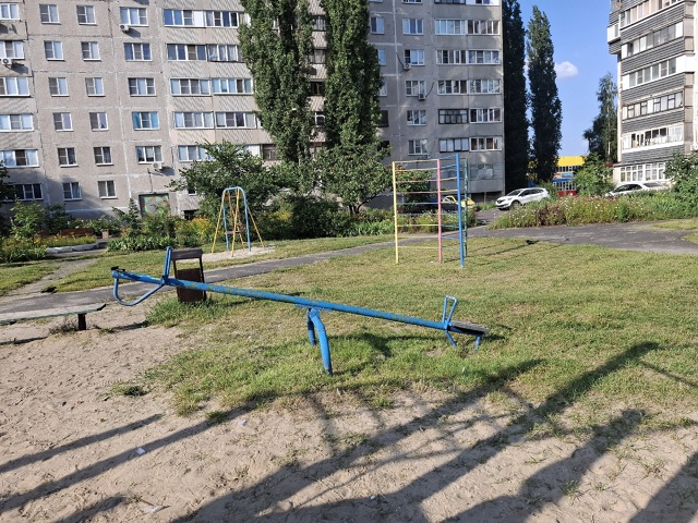 К сожалению, состояние детской площадки возле дома № 29...