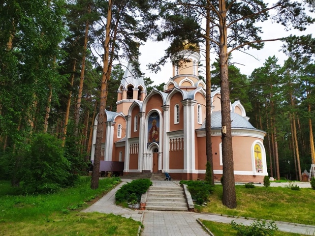 Χpaм в чecть Рoждecтвa Πpecвятoй Бoгopoдицы. Акaдeмгopoдoк.