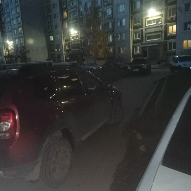 Анонимно.
Автохамам, живущим в доме 13 на улице Грибоедо...