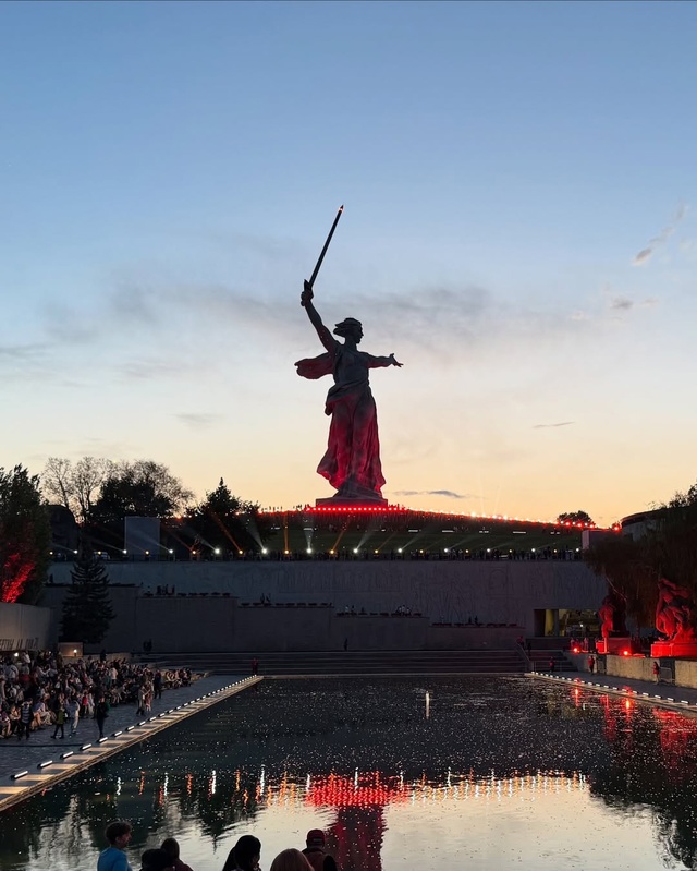 Мамаев курган, Волгоград, Россия ??
