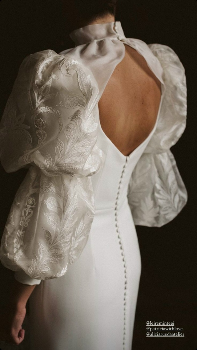 Детали 👰🥰
Примерили бы платье такого формата?
#плат?...