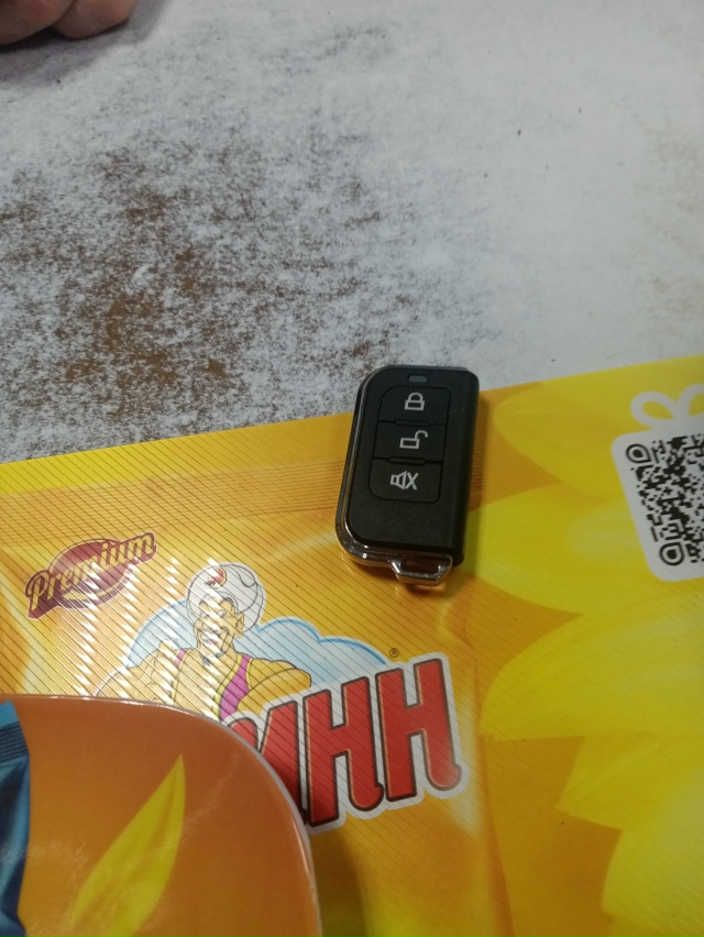 В сквере около магазина Кум найден брелок. Обращаться ?...