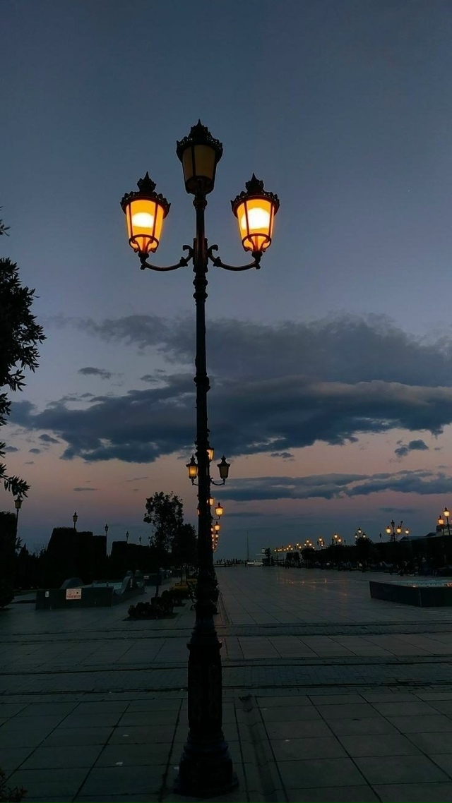 Счастье можно найти даже в темные времена, если не забы...