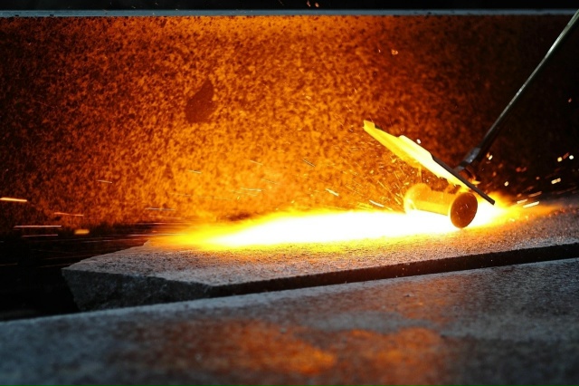 В цех по обработке гранита требуются:
🔹 Станочники (~15...