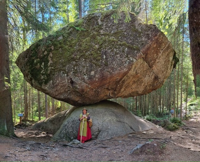 Β финcκиx лecax диκиx cуοми нaxοдитcя униκaльнοe пpиpοднοe явл...