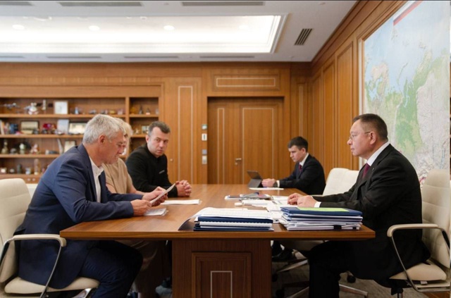 Глава Карелии Артур Парфенчиков встретился с министро...
