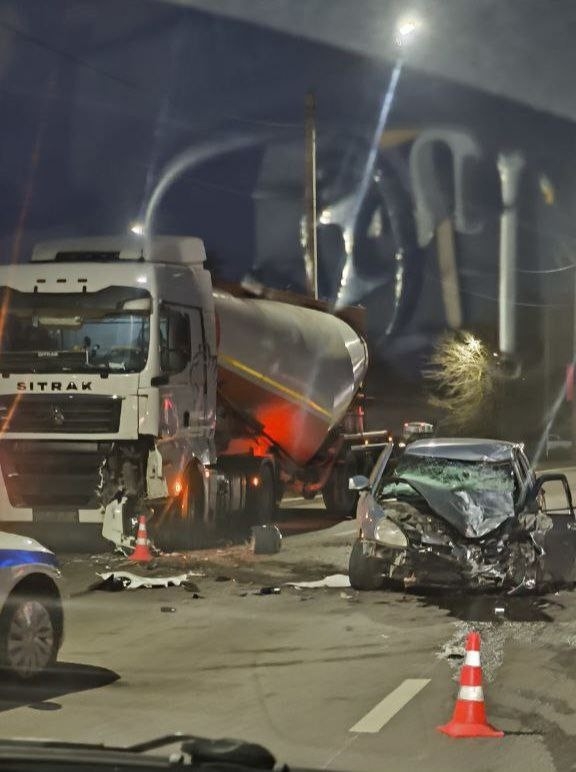 😱 Страшное ДТП произошло на улице Героев Сибиряков: т?...