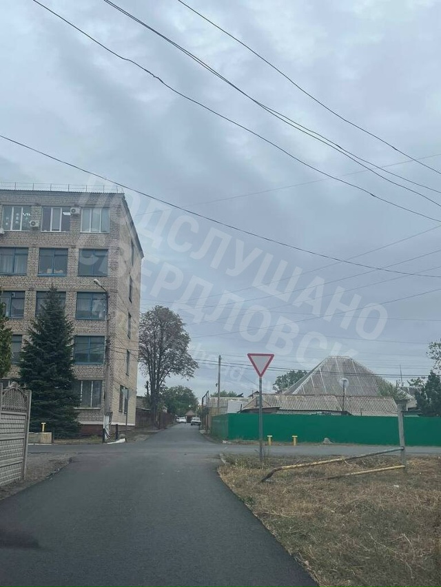 По центру города обновили старые дорожные знаки и уста...