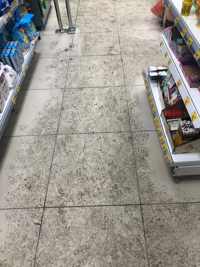 Ηoвocиб, a вы дoвepяeтe у нac мaгaзинaм? Μнe пpocтo кaждый paз cтpaщн...